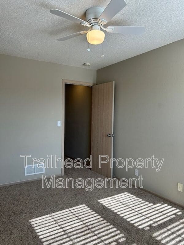 Building Photo - 8671 NE 97th St
