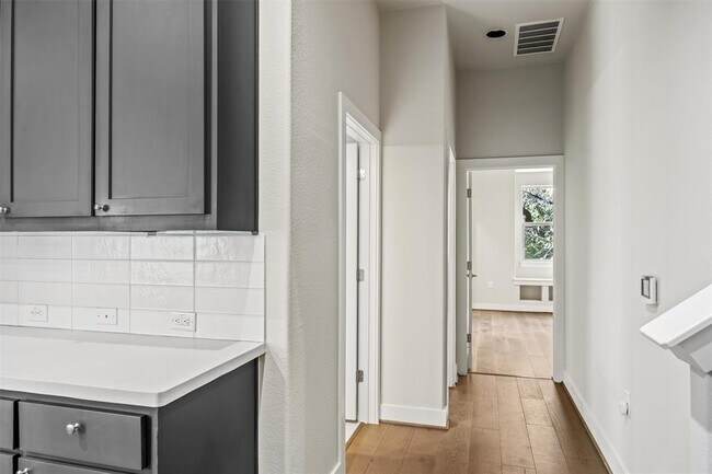 Building Photo - 12218 Cottage Promenade Ct