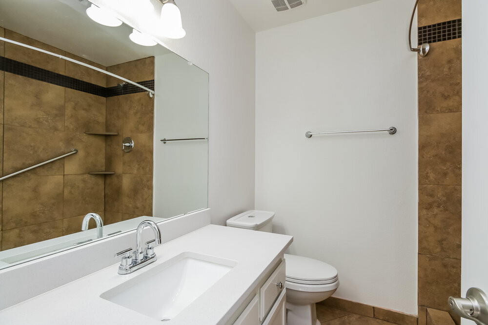 Building Photo - 7453 E Diamond Ave