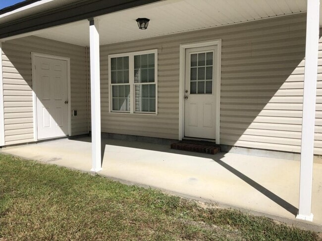 Building Photo - 2524 Brookville Dr