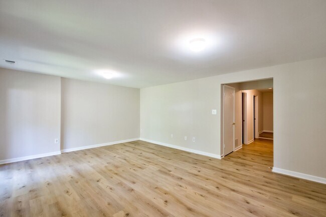 Building Photo - 16 Casino Ct