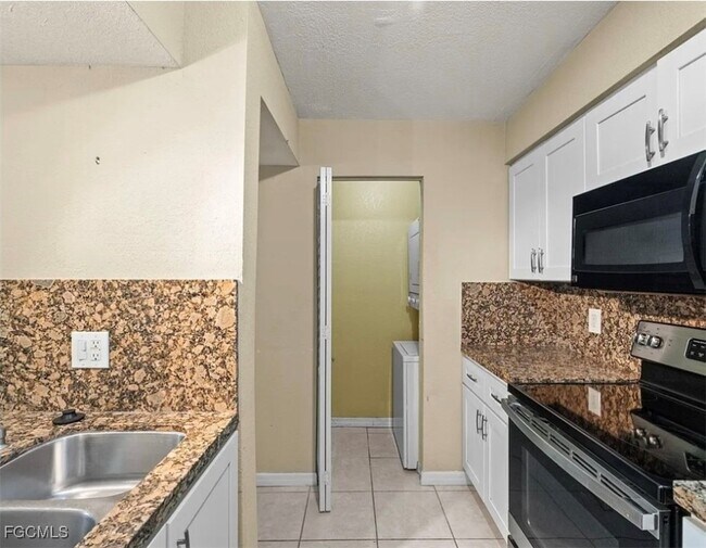 Building Photo - 3419 Winkler Ave