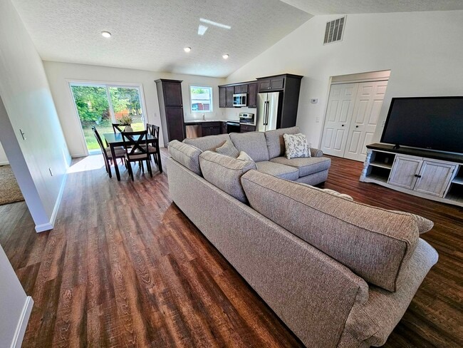 Building Photo - 1003 Waynoka Dr
