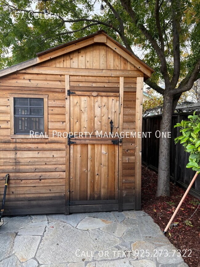 Building Photo - 457 Coleen St