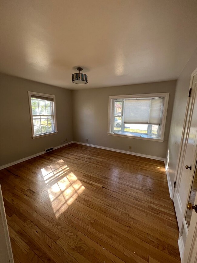 Building Photo - Beautiful, Unique 4 Bedroom Home for Rent