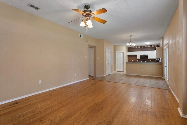 Building Photo - 7605 Bryce Canyon Dr W