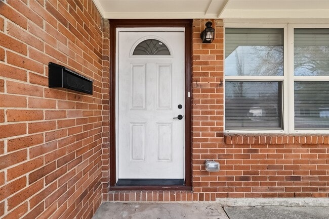 Building Photo - 3613 Truxton Dr