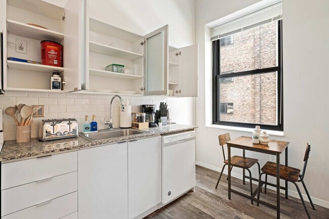 Building Photo - 309 Vine St