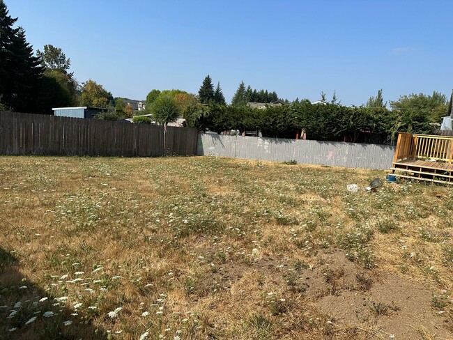 Building Photo - 4716 SW Stoddard Dr