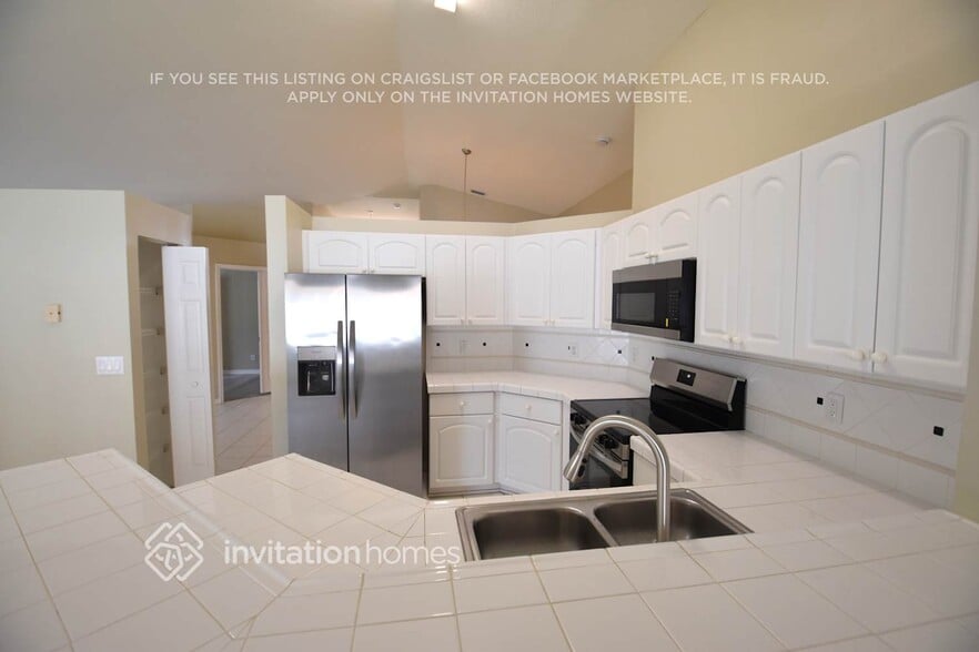 Building Photo - 13237 SW 52nd St