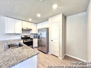 Building Photo - 506 Blue Stem Rd