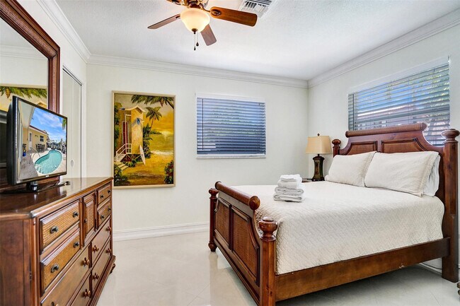 Building Photo - 2051 Coral Reef Dr