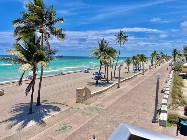 Building Photo - 3111 N Ocean Dr