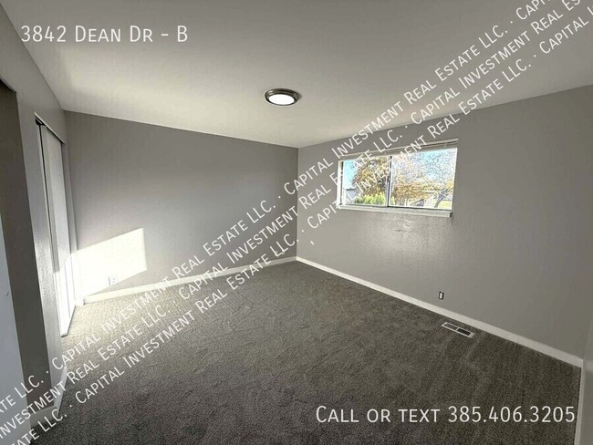 Building Photo - 3842 Dean Dr