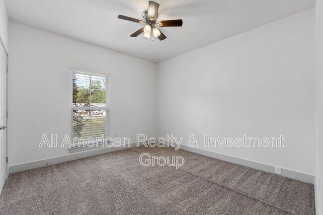 Building Photo - 4464 Goldfinch Way