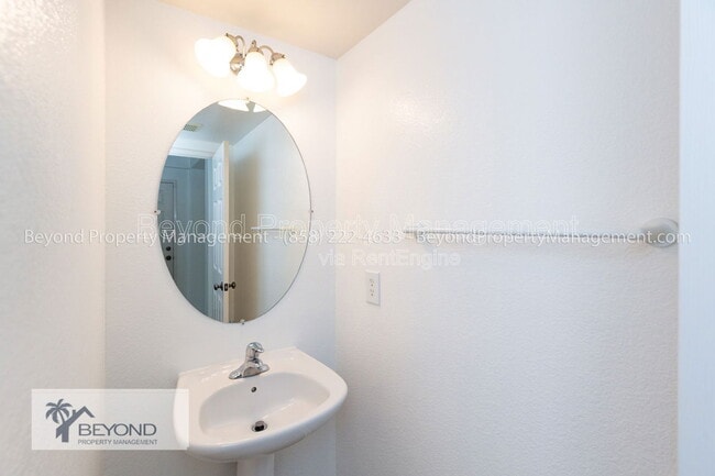 Building Photo - 120 Canyon Creek Way