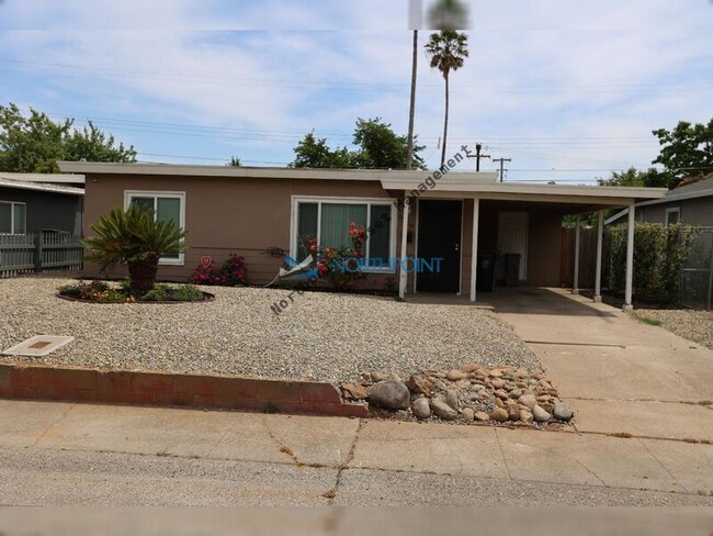 Building Photo - 1220 Browning Dr