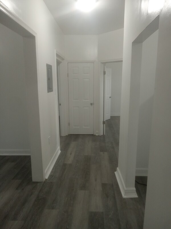 Building Photo - 526 S 14th St