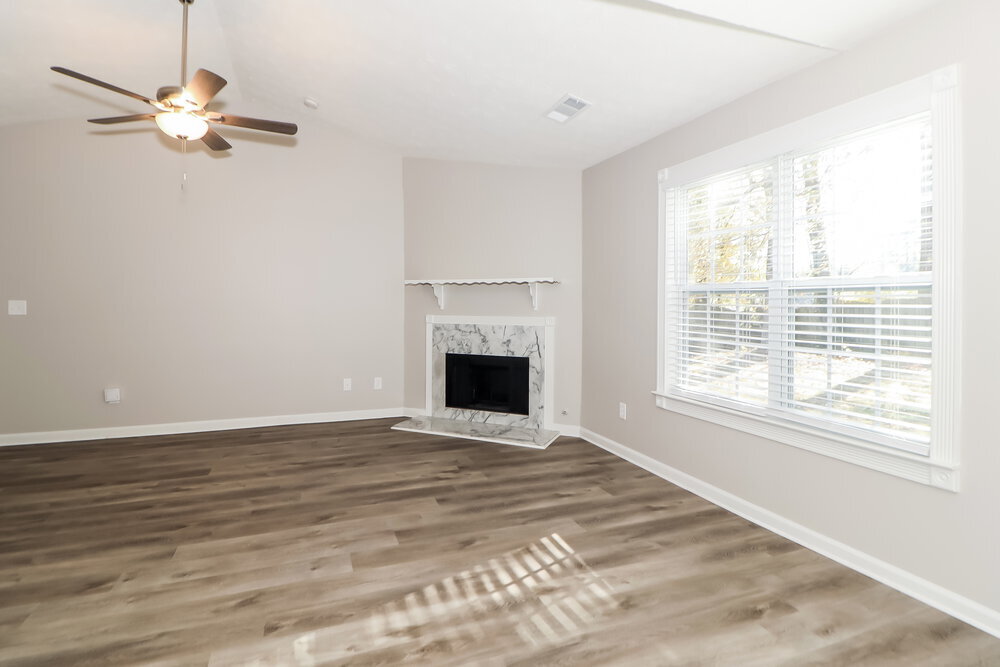 Building Photo - 731 Sugar Oak Ln