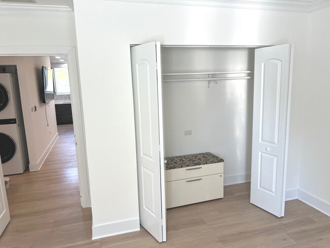 Building Photo - 1930 Sherman Ave