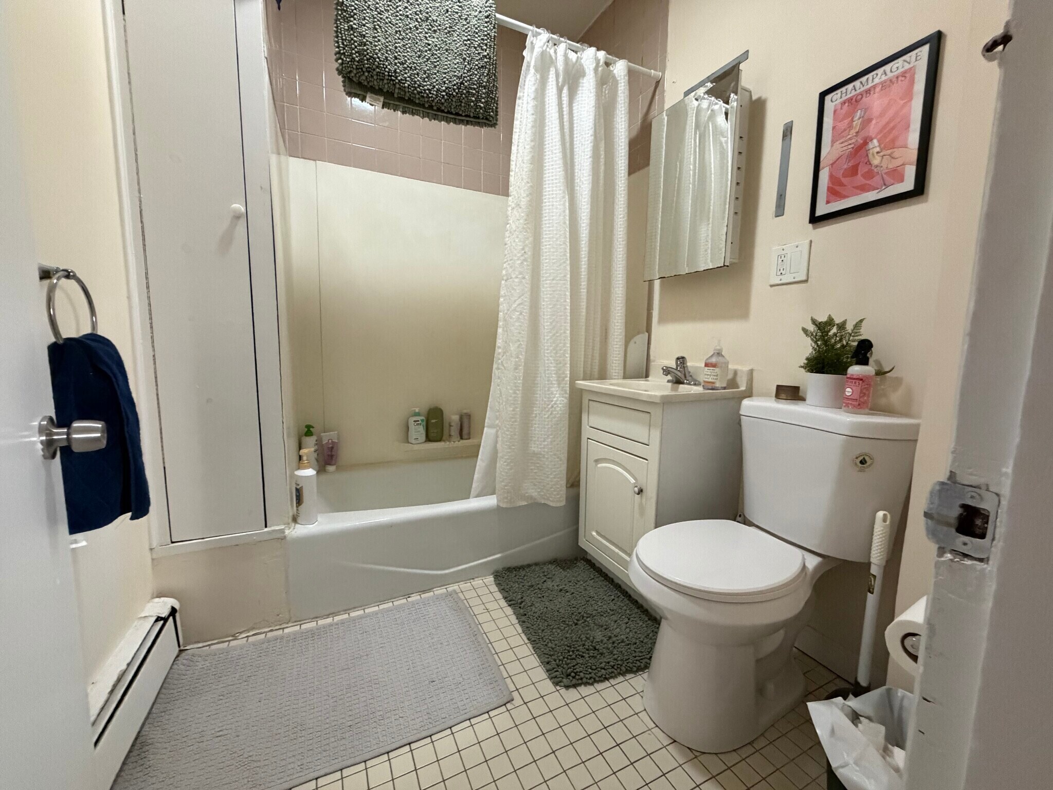 Building Photo - 68 Winchester St