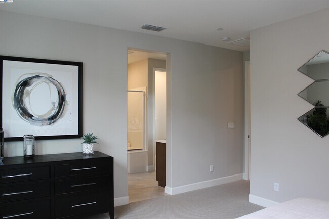 Building Photo - 32 Irby Ranch Dr