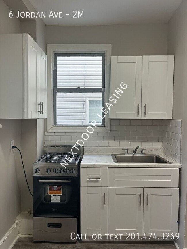 Primary Photo - 6 Jordan Ave