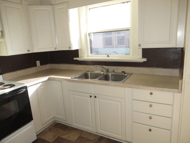 Building Photo - 1114 Rockhill St