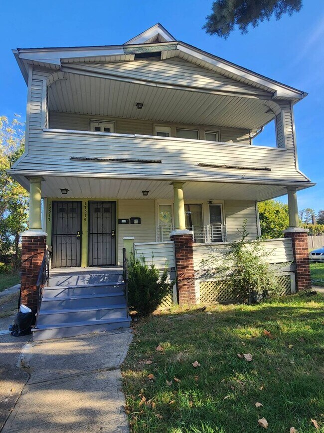 Building Photo - 13617 Glenside Rd