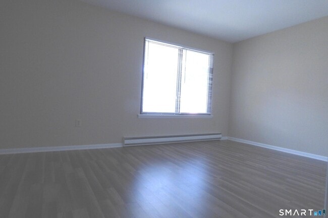 Building Photo - 35 Mountain Laurel Ct