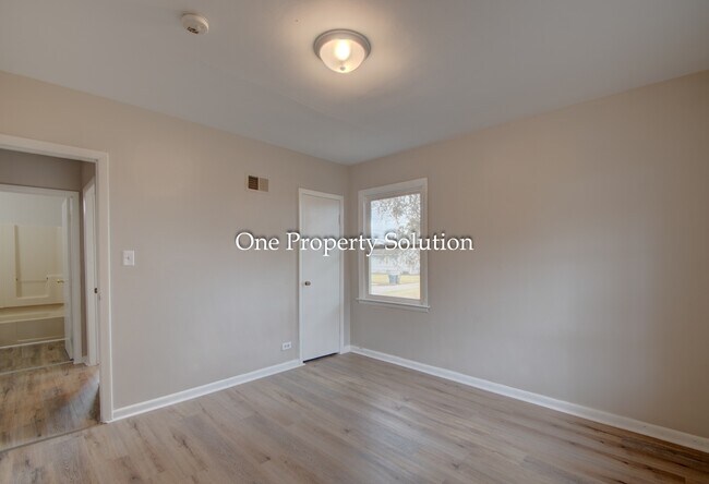 Building Photo - 1209 Logan St