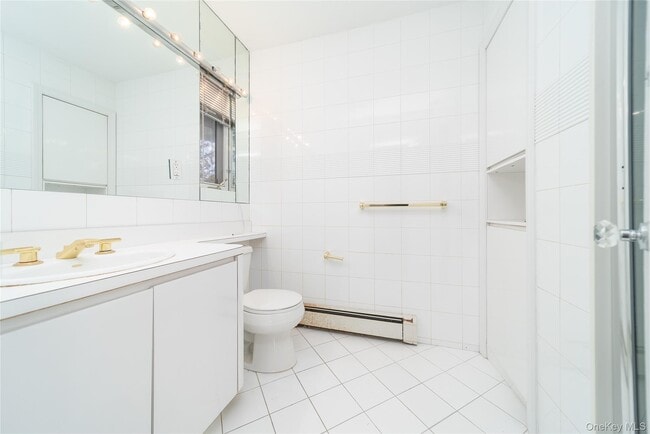 Building Photo - 143 Round Hill Rd