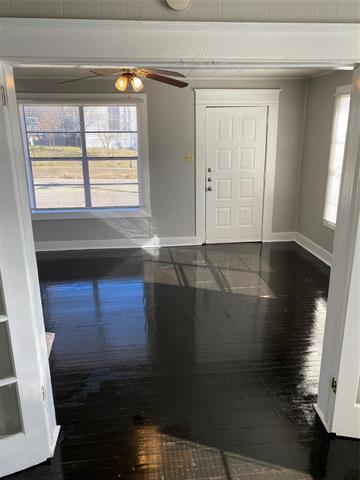 Building Photo - 1613 Park St