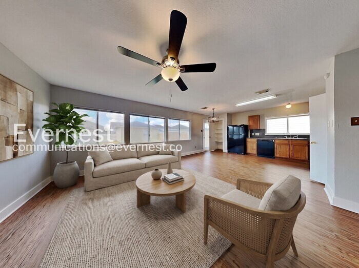 Building Photo - 1043 Grassy View Dr
