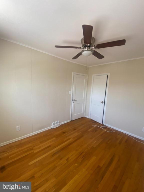 Building Photo - 518 Chalcot Square