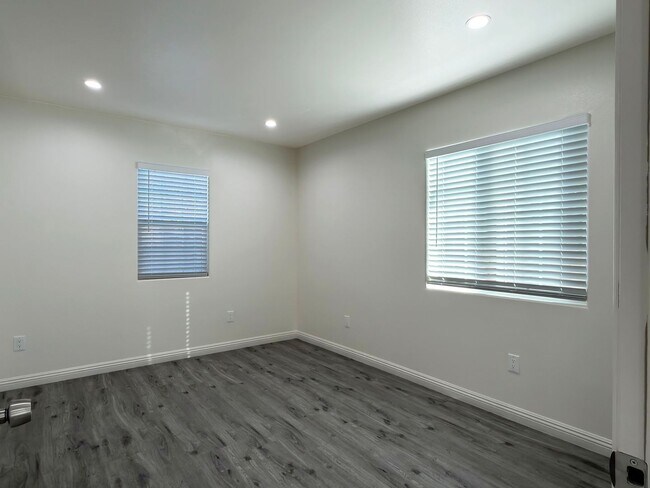 Building Photo - 5970 Locust Ave