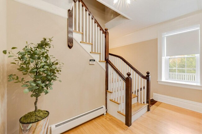 Building Photo - 58 Montebello Rd