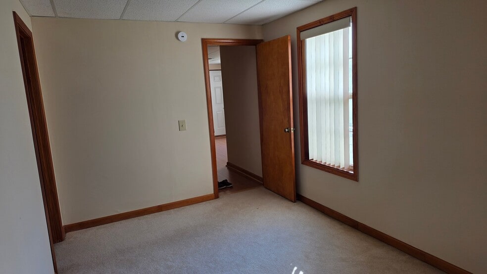 Building Photo - 3250 Governors Ct