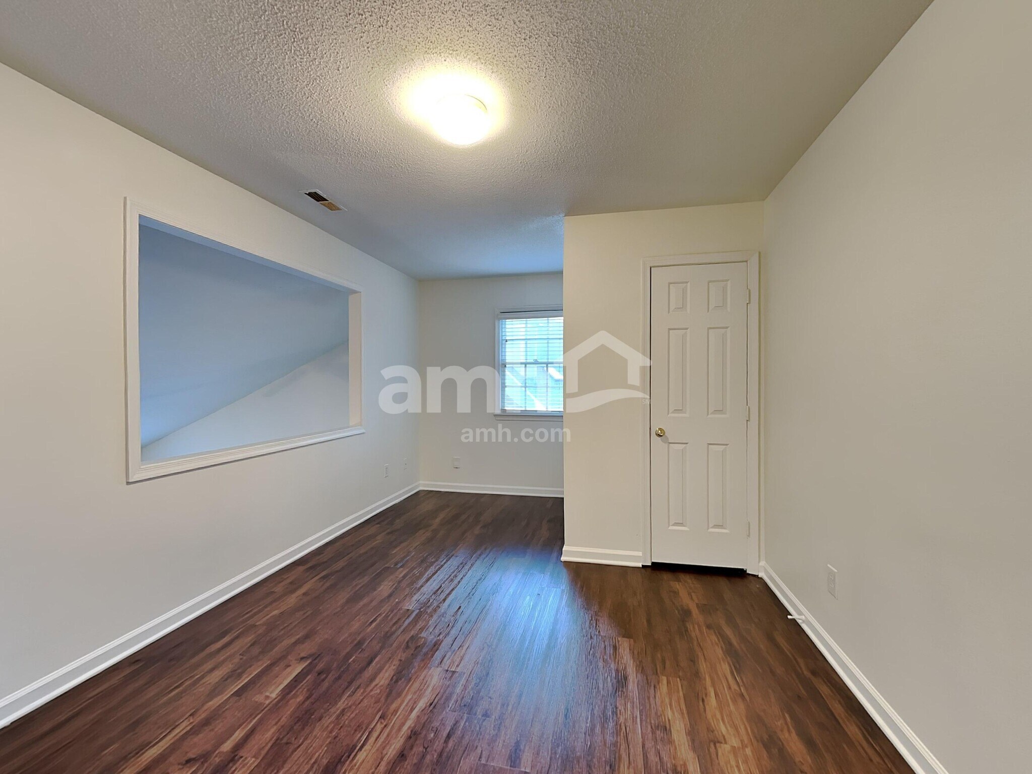 Building Photo - 29 Park Village Ln