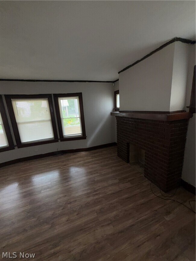 Building Photo - 1446 E 174th St