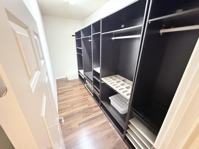 Building Photo - 8055 Glitter Ct