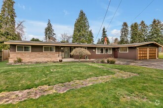 Building Photo - Great Burien Rambler with HUGE attached ga...