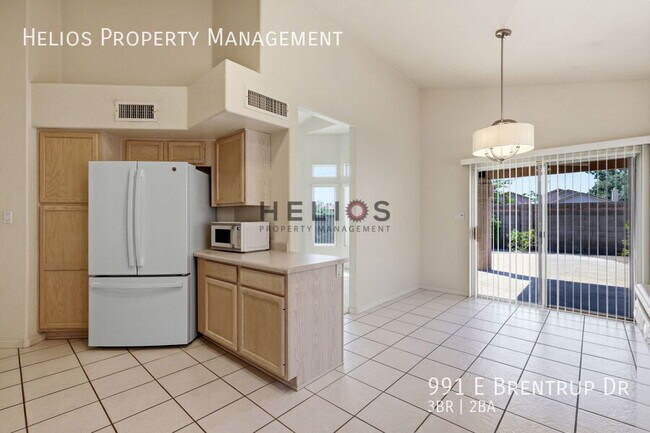 Building Photo - 991 E Brentrup Dr