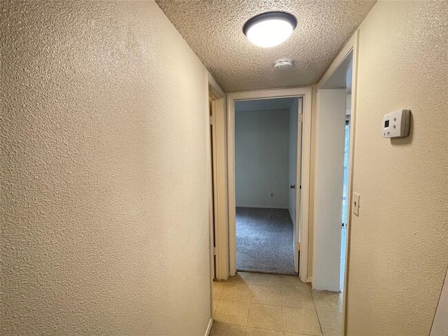 Building Photo - 113 Hillside Dr