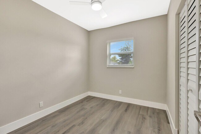 Building Photo - 1335 Lee St