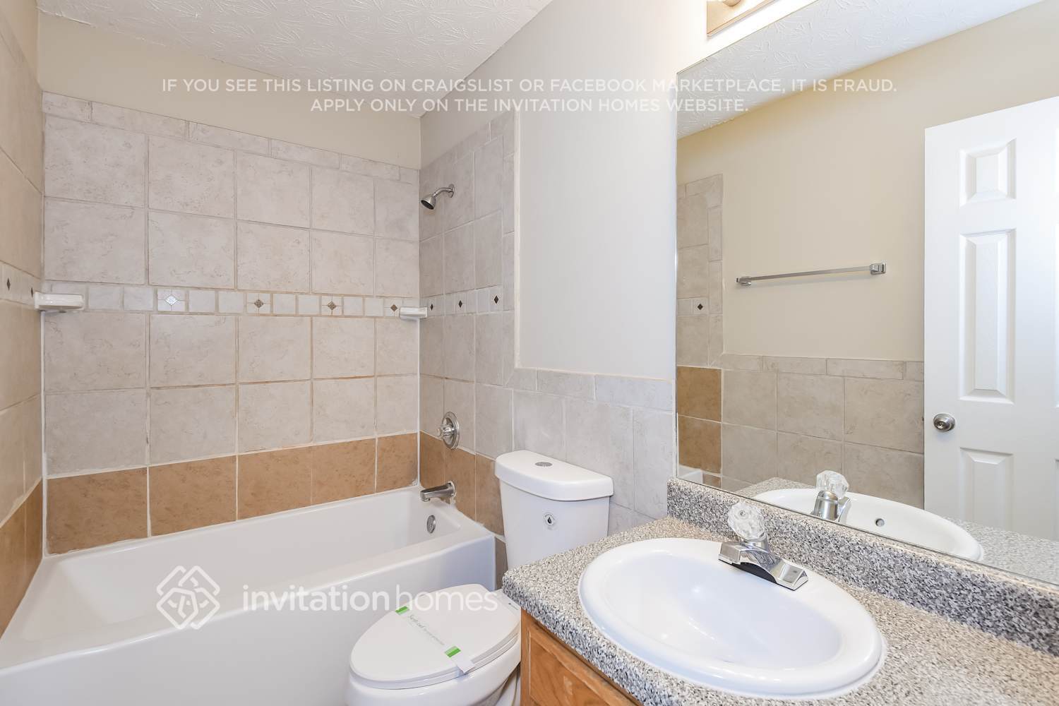 Building Photo - 3329 Silver Ridge Dr
