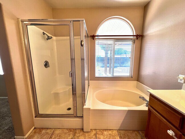 Building Photo - Wonderful 4 bedroom Single Story Murrieta Home for LEASE!