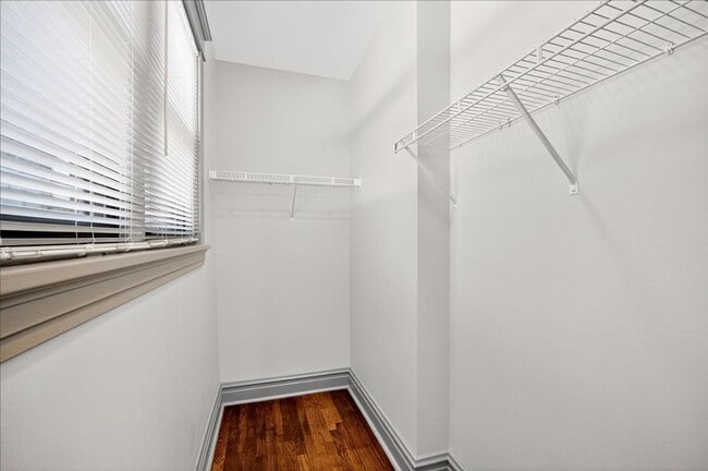 Building Photo - Pizza Prynce