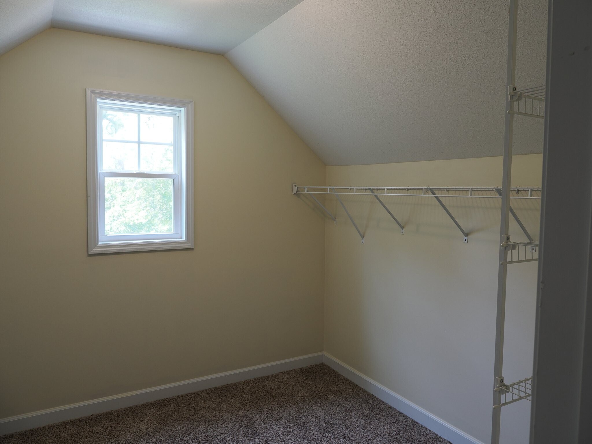 Building Photo - 611 Winfall Dr
