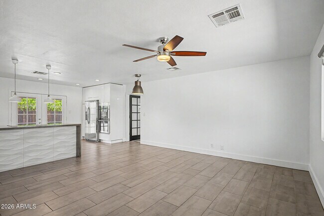 Building Photo - 6713 E Latham St